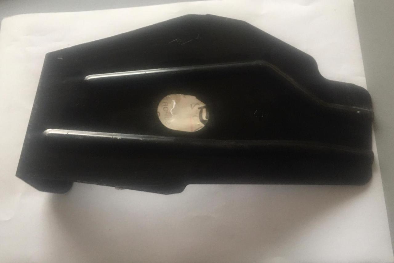 Dacıa Logan Ön Beşik Suportu Sol 7750836462