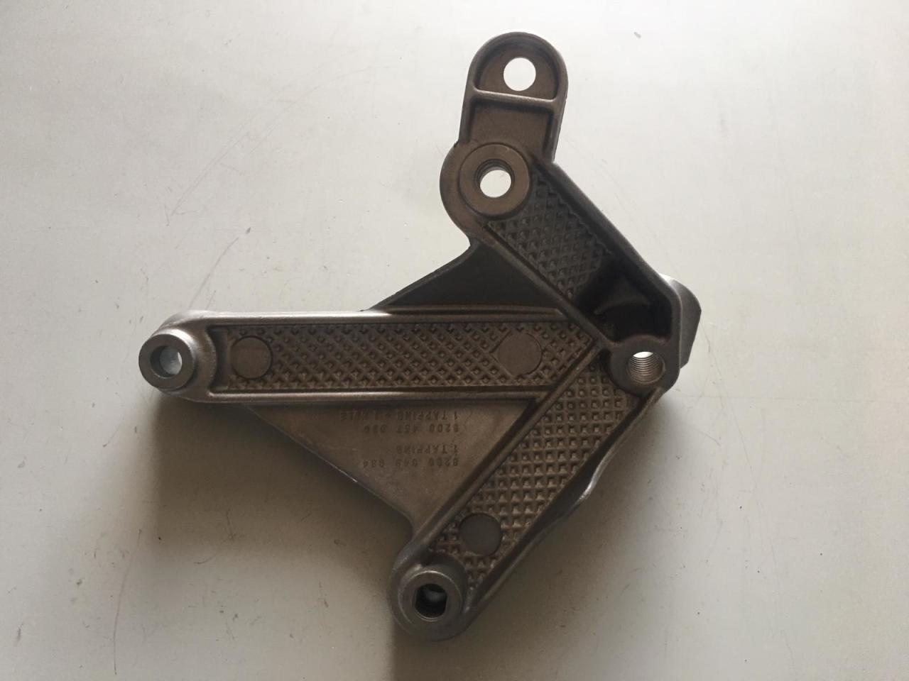 Renault Megane 2 Motor Kulağı 8200043084