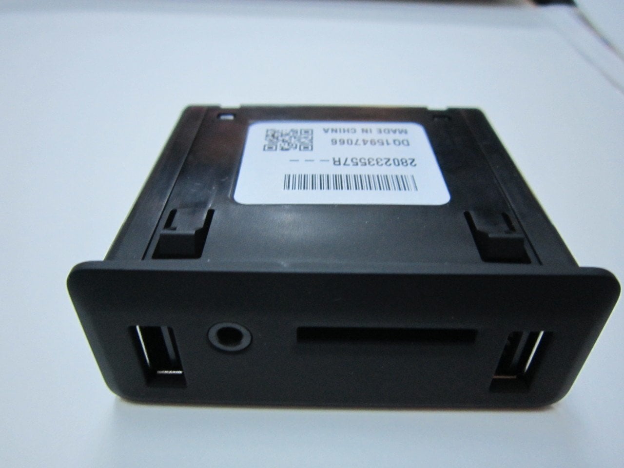 Renault Megane 4 Aksesuar Prizi Usb-Aux-SD 280233557R-280236599R