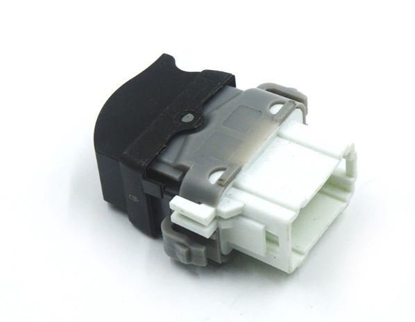 RENAULT Megane 2 Arka Cam Açma Butonu Düğmesi 8200315024