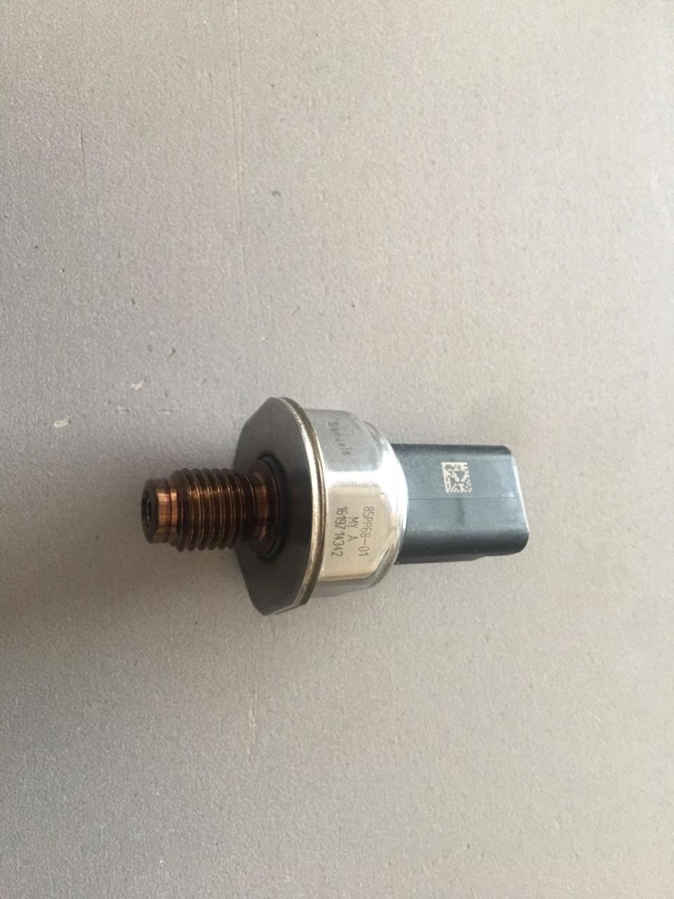 Renault Kango 3 1.5 Dci Enjeksiyon Tevzi Rampa Müşürü 8200584034